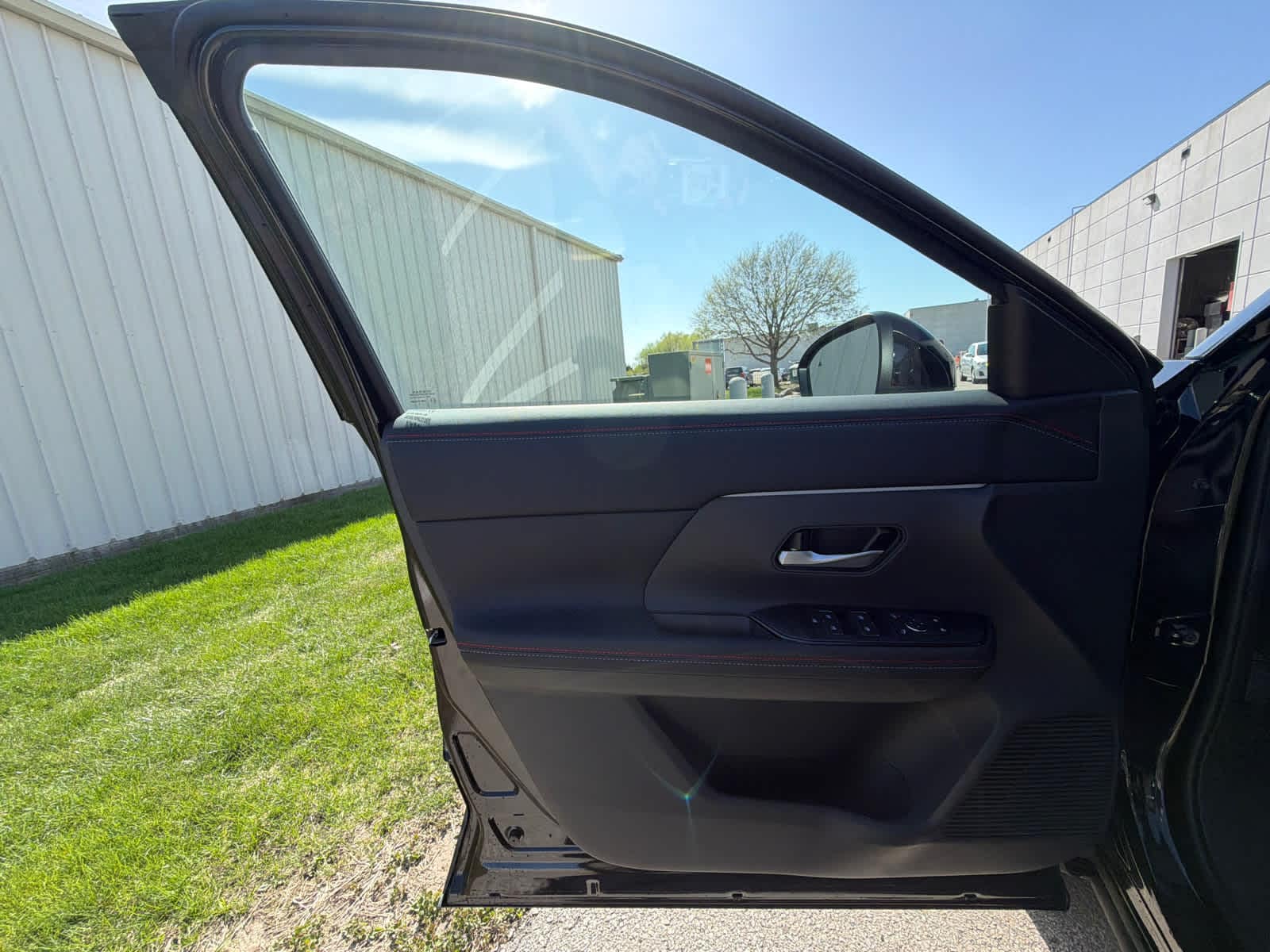 Thumbnail: 2026 Nissan Kicks - 15