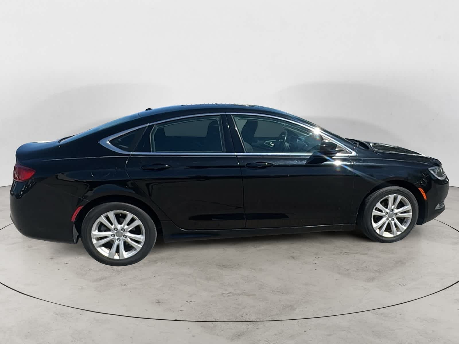 Thumbnail: 2015 Chrysler 200 - 5