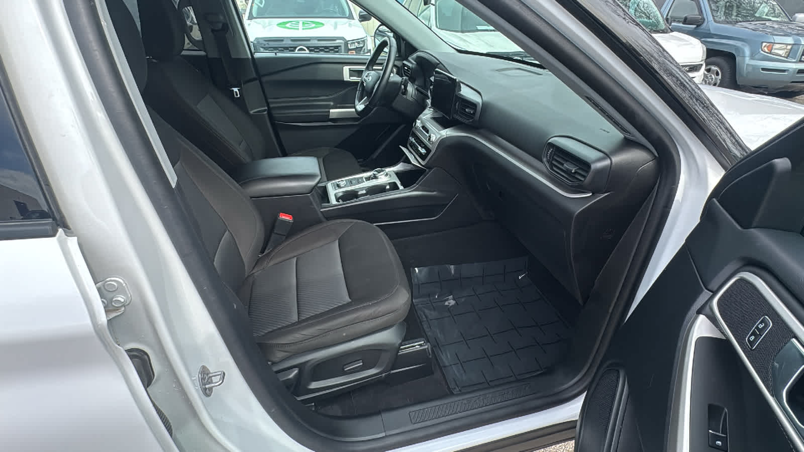 Thumbnail: 2023 Ford Explorer - 9