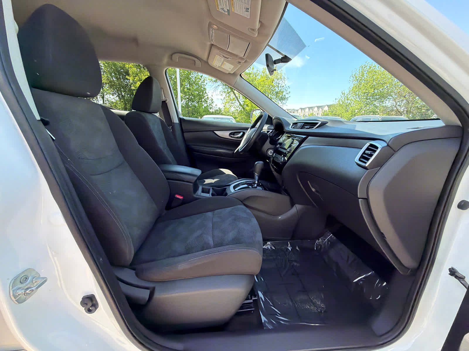 Thumbnail: 2016 Nissan Rogue - 8