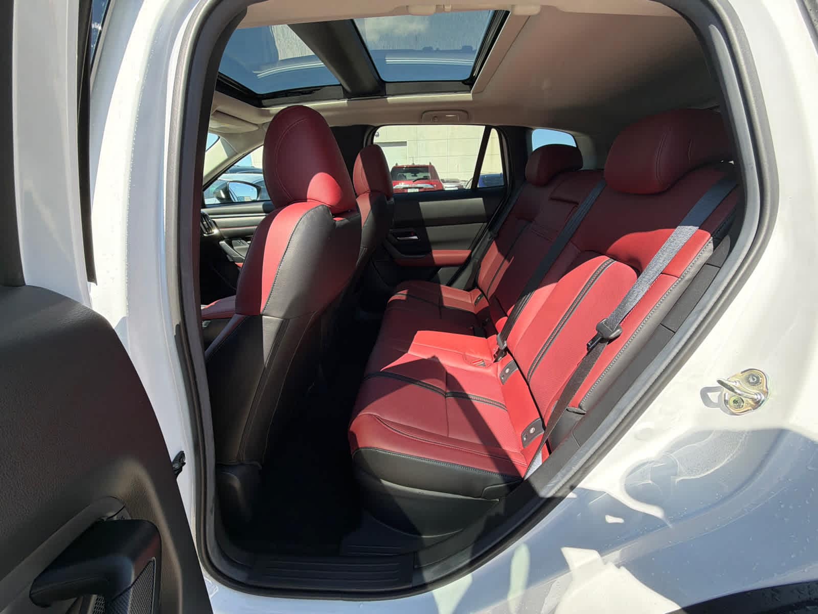 Thumbnail: 2025 Mazda CX-50 - 15