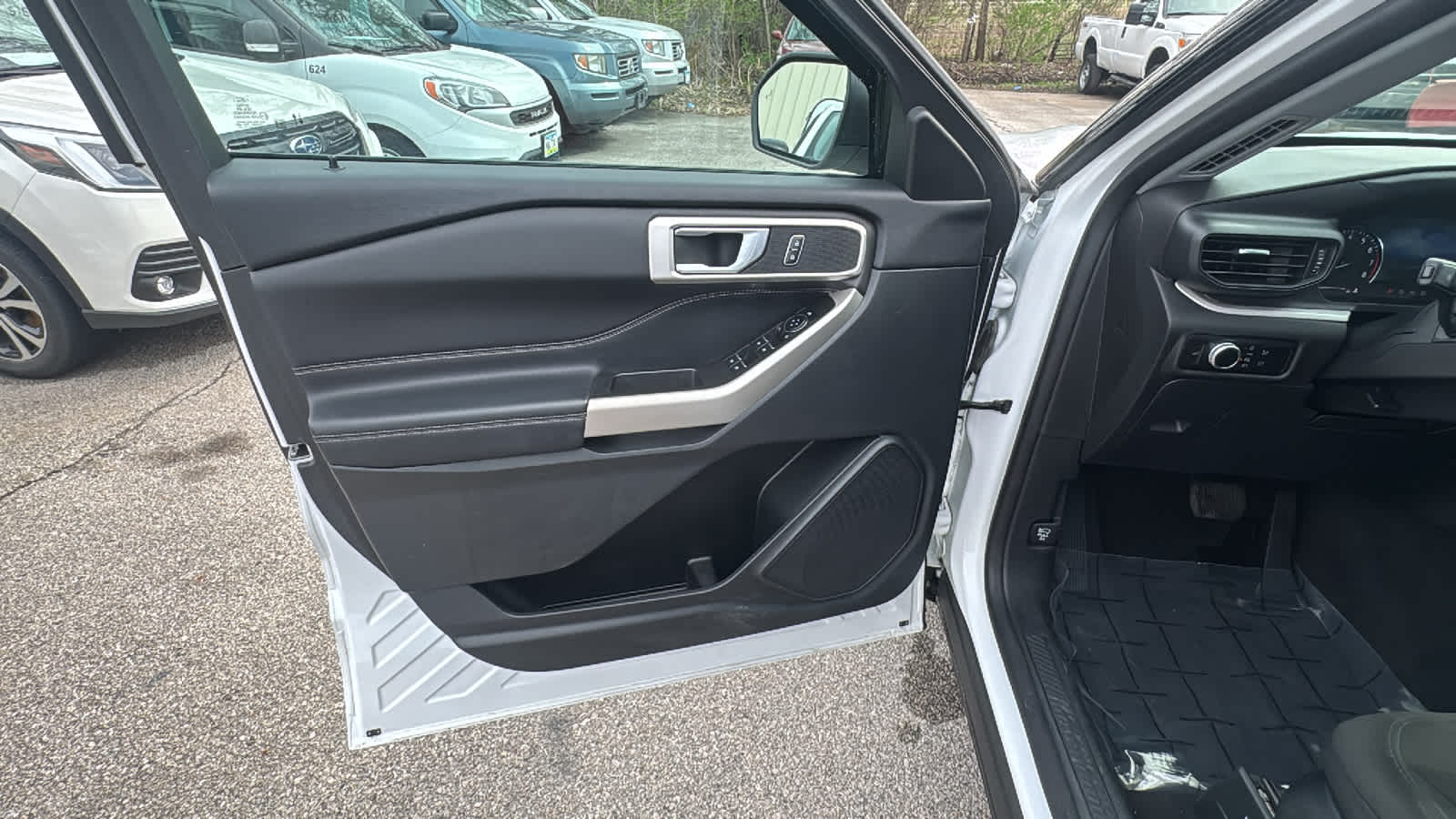 Thumbnail: 2023 Ford Explorer - 16