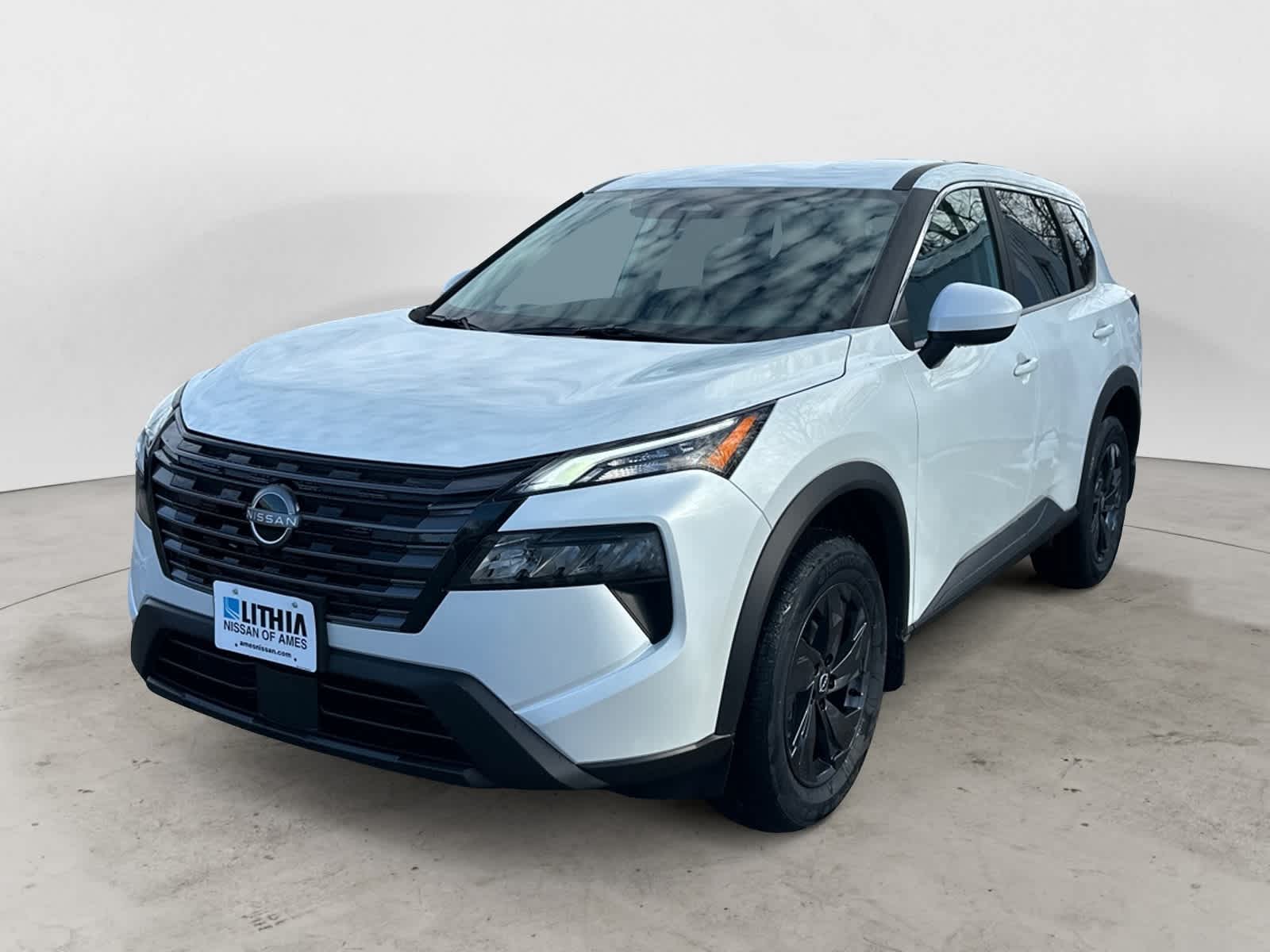 2026 Nissan Rogue SV's photo