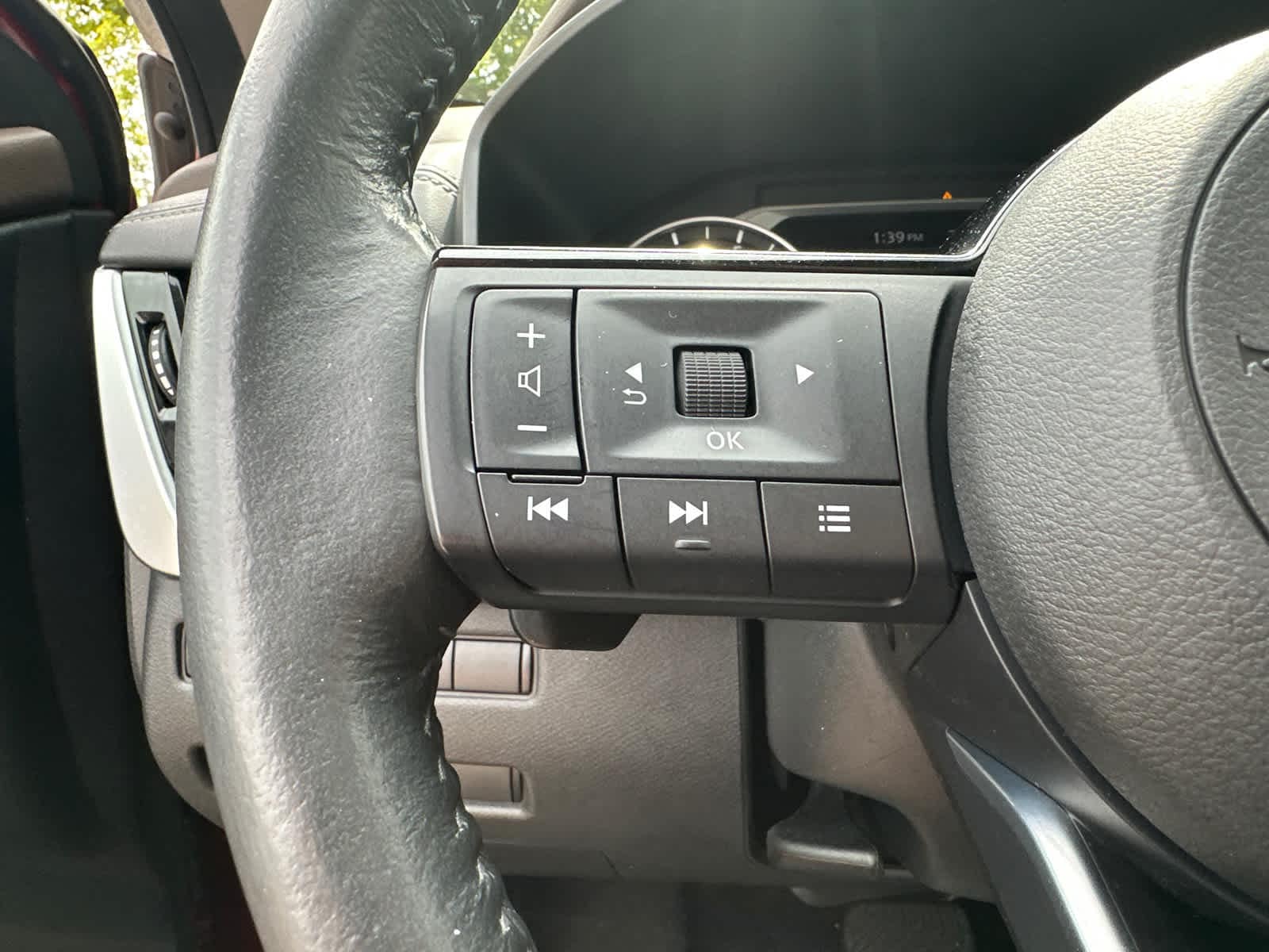 Thumbnail: 2021 Nissan Rogue - 17