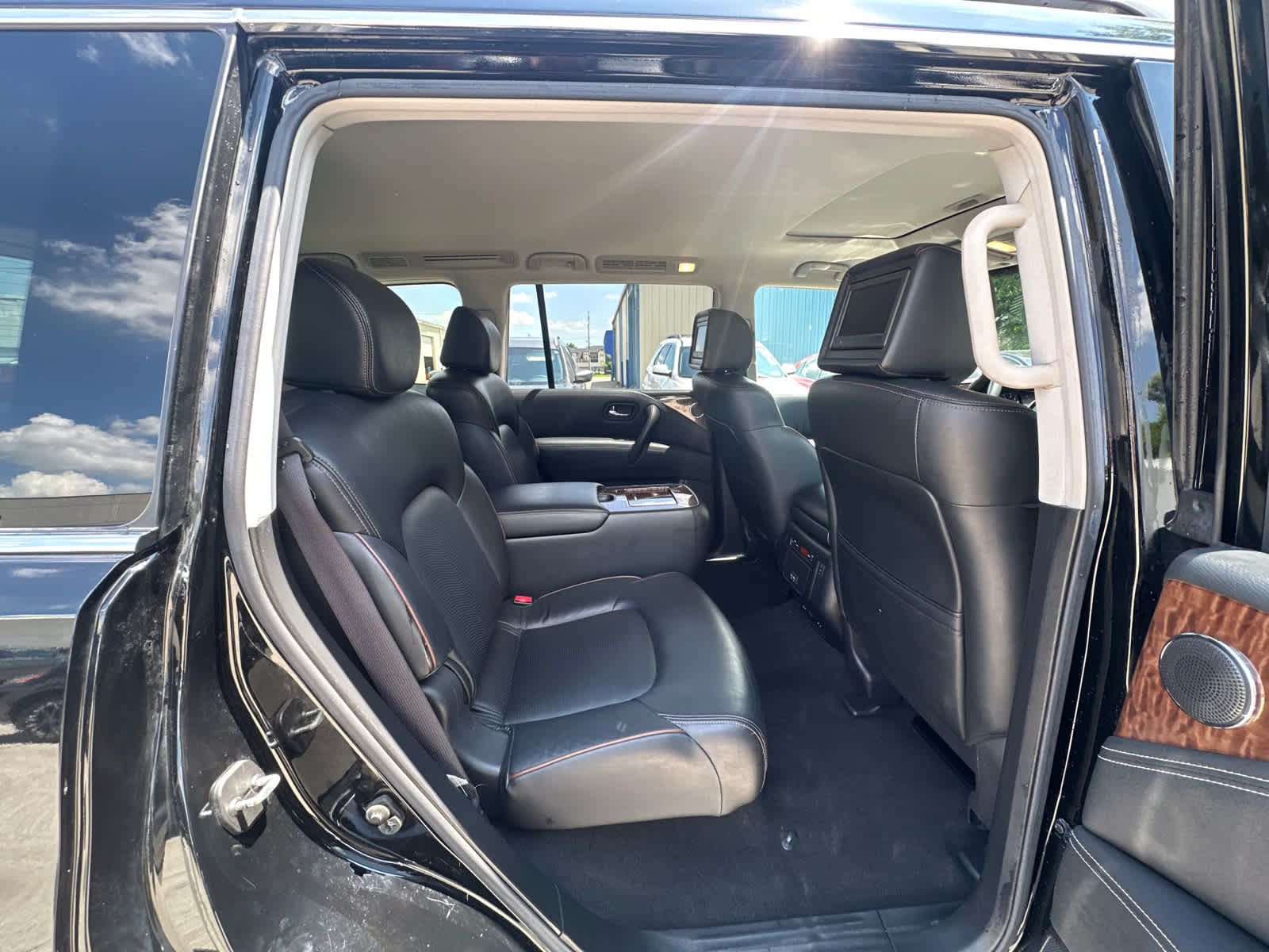 Thumbnail: 2017 Nissan Armada - 8