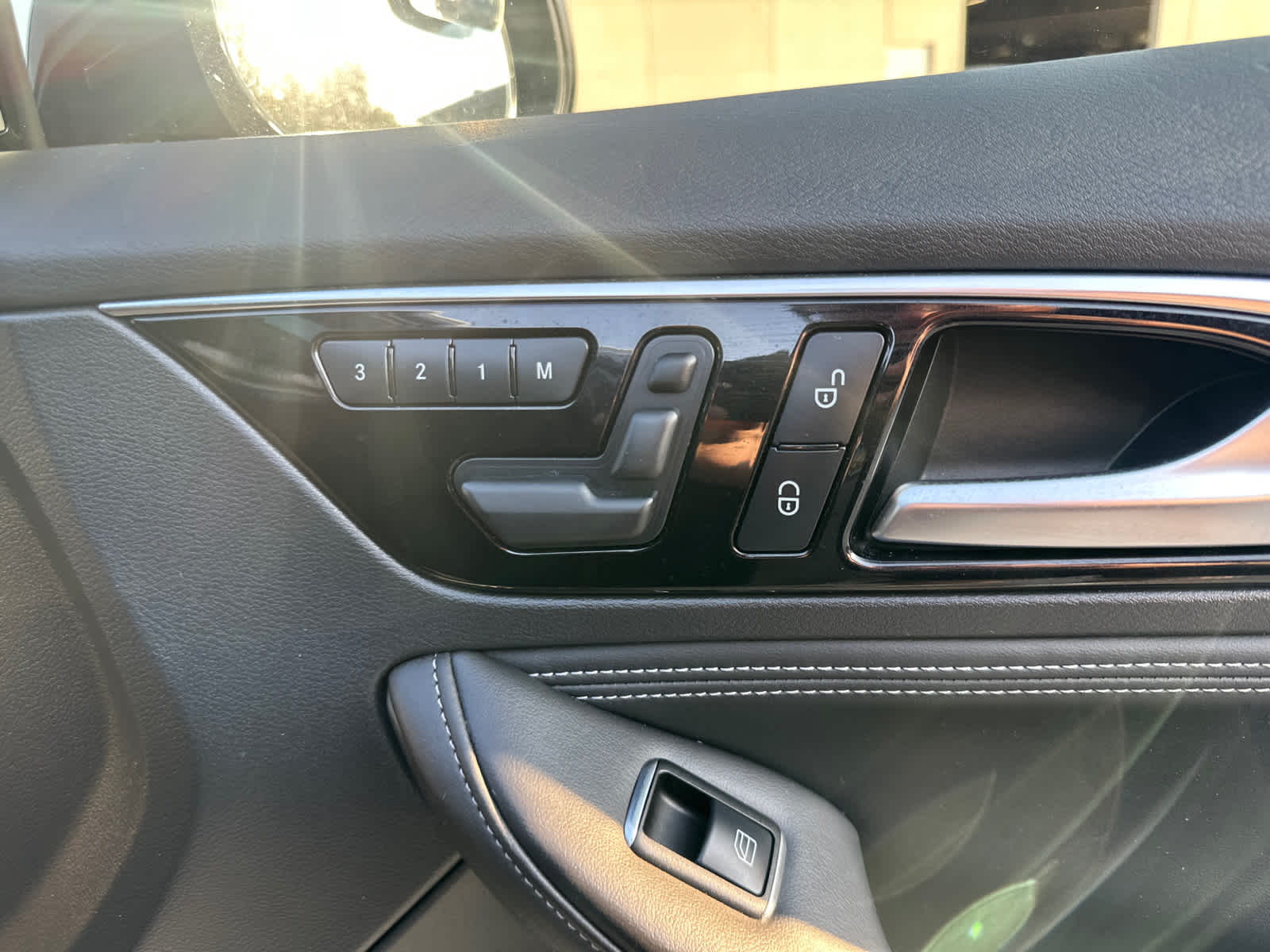 Thumbnail: 2018 INFINITI QX30 - 7