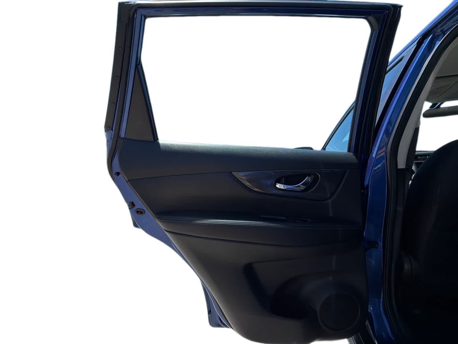 Thumbnail: 2017 Nissan Rogue - 13