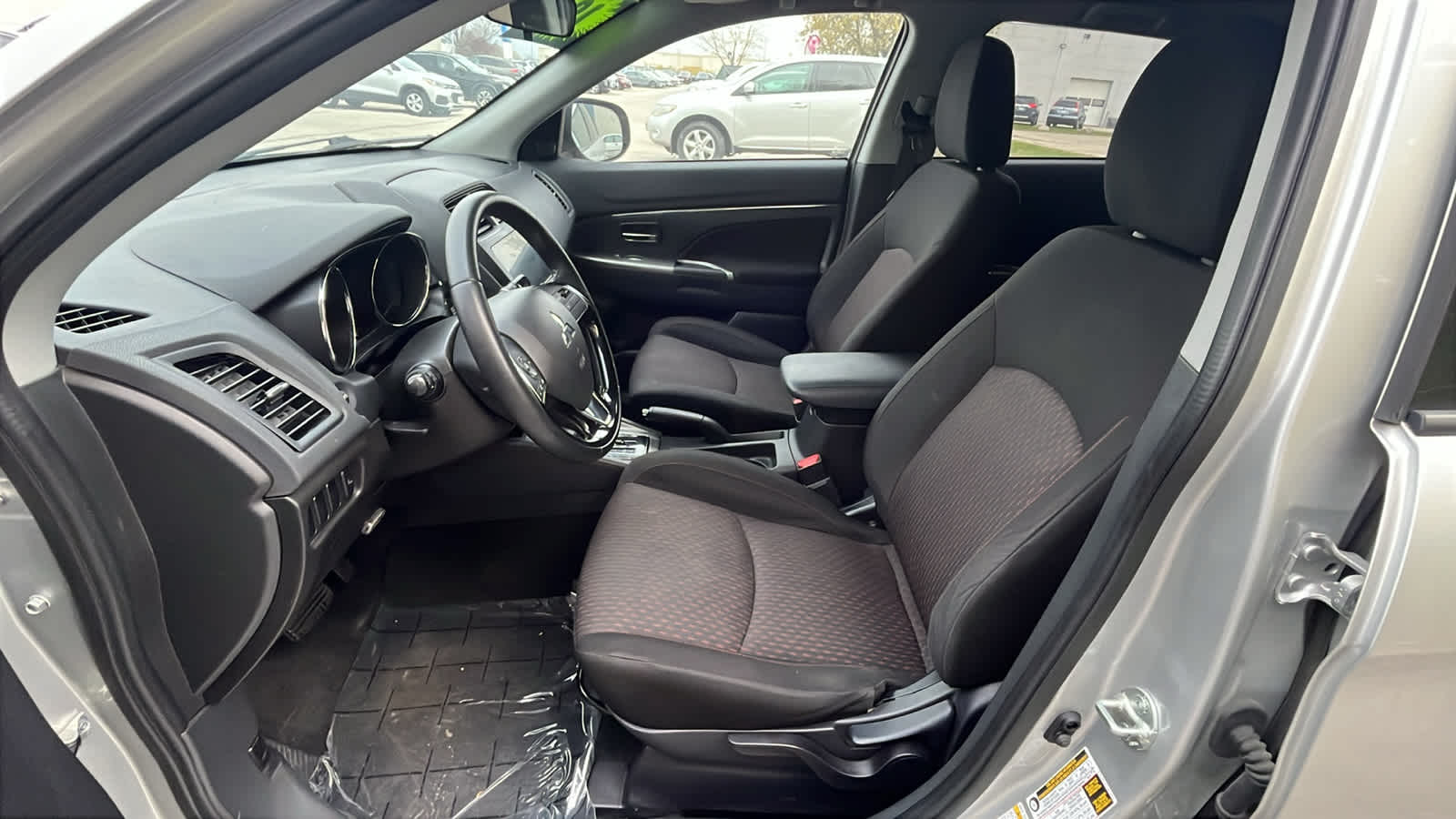 Thumbnail: 2019 Mitsubishi Outlander Sport - 14