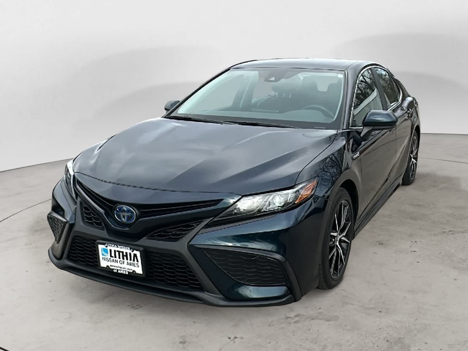 2021 Toyota Camry SE -
                  Ames, IA