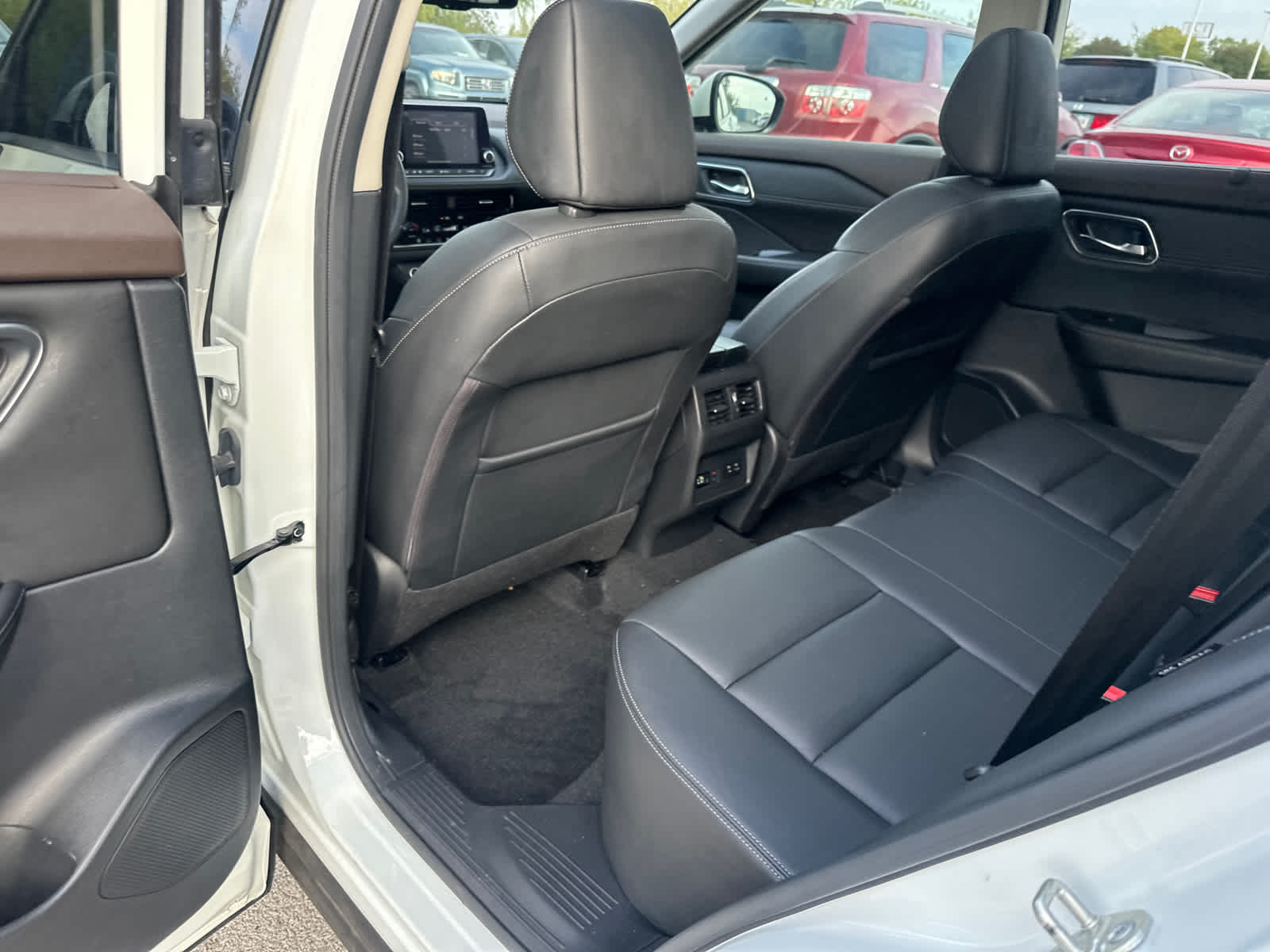 Thumbnail: 2021 Nissan Rogue - 15