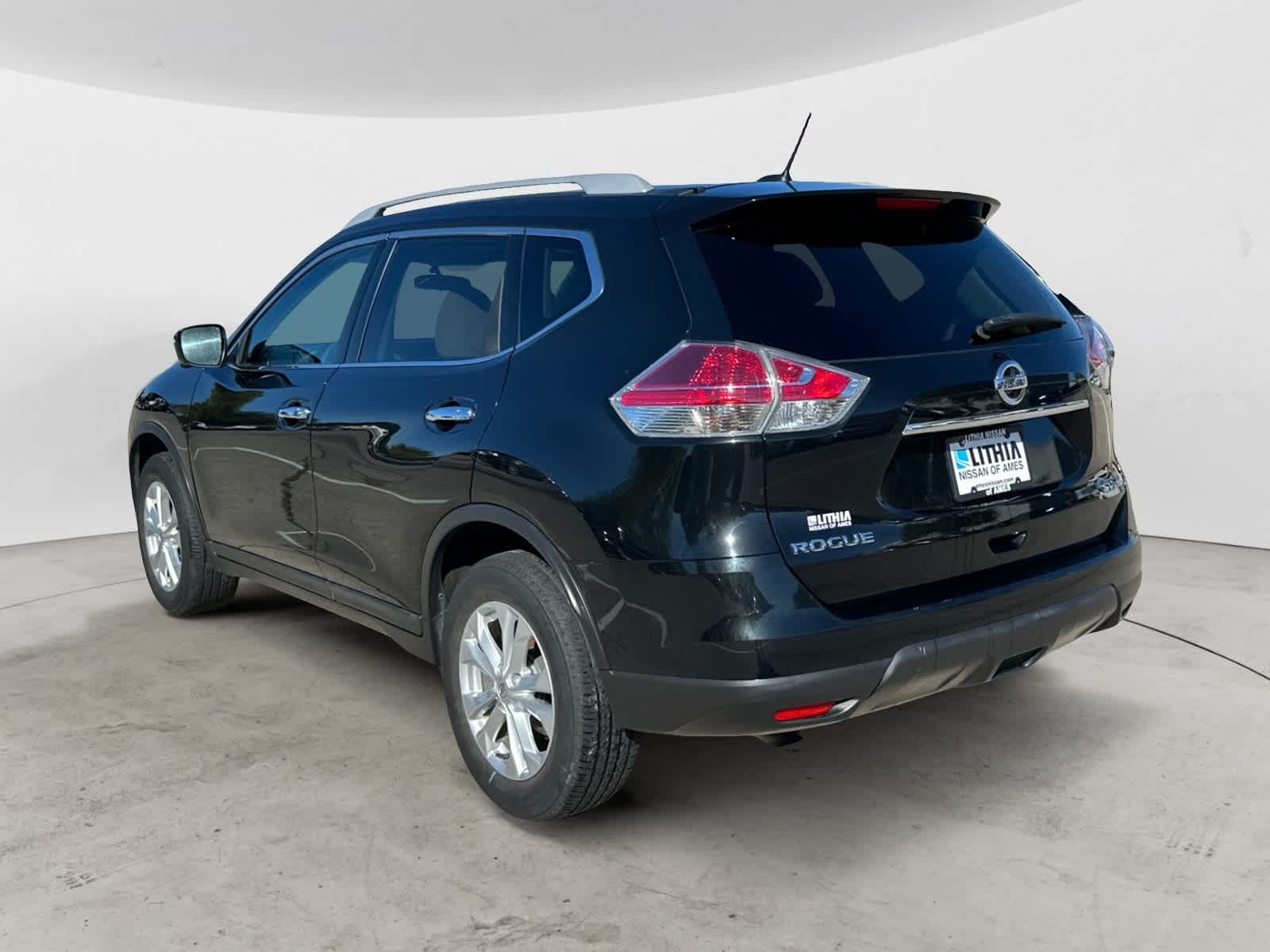 Thumbnail: 2016 Nissan Rogue - 2