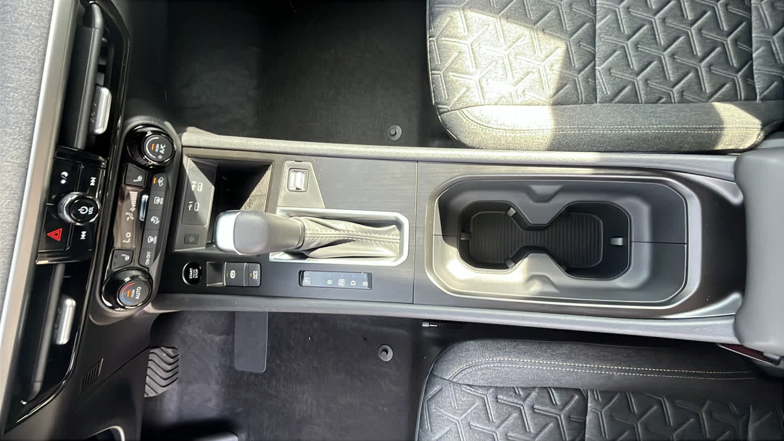 Thumbnail: 2026 Nissan Kicks - 21