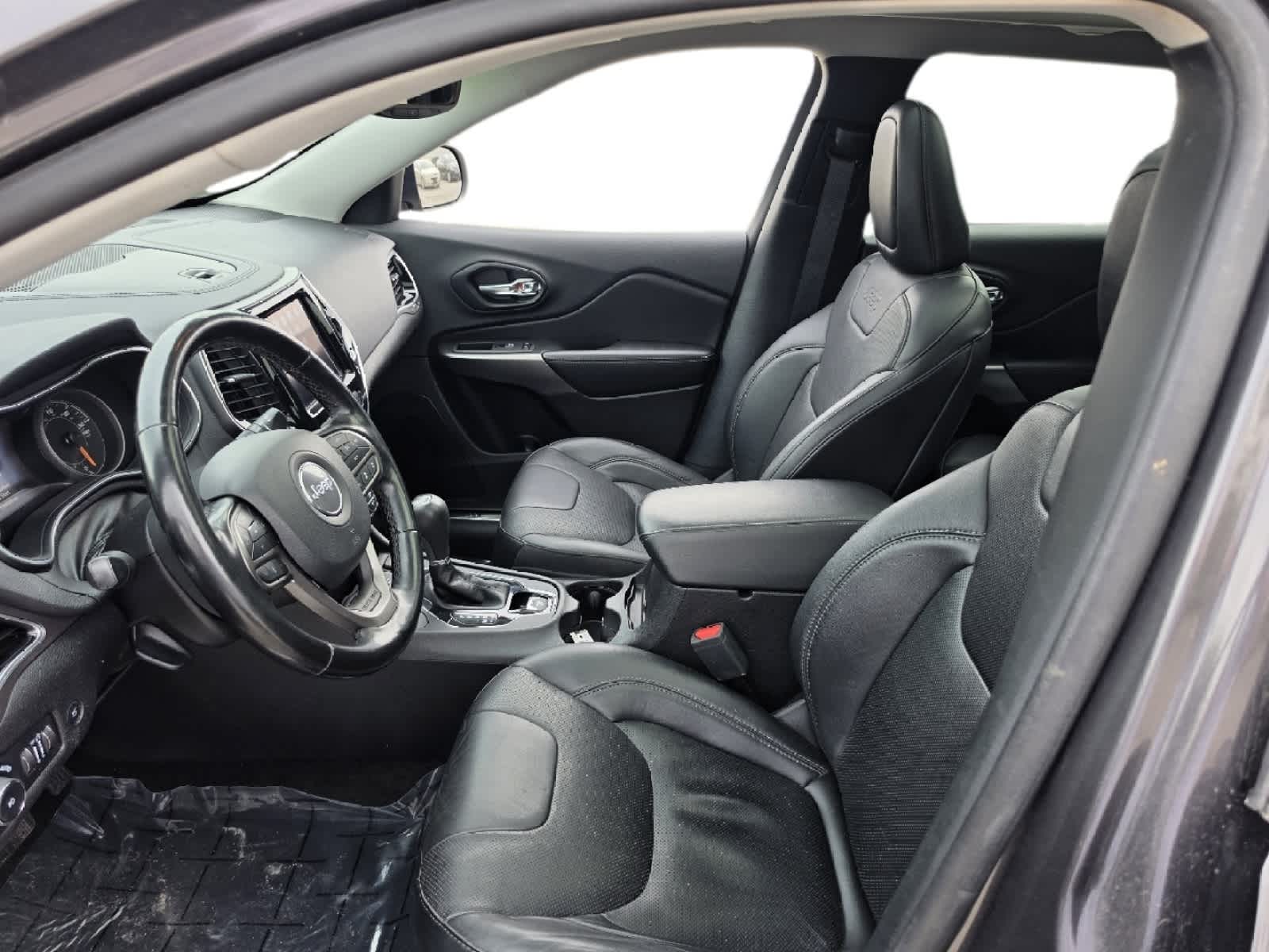 Thumbnail: 2021 Jeep Cherokee - 6