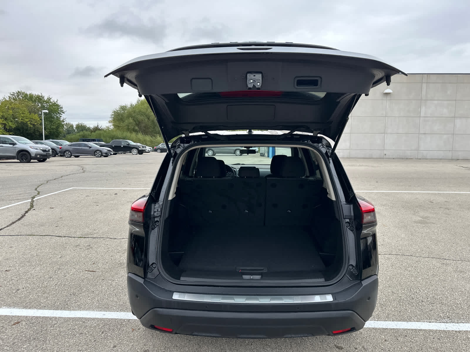 Thumbnail: 2021 Nissan Rogue - 10