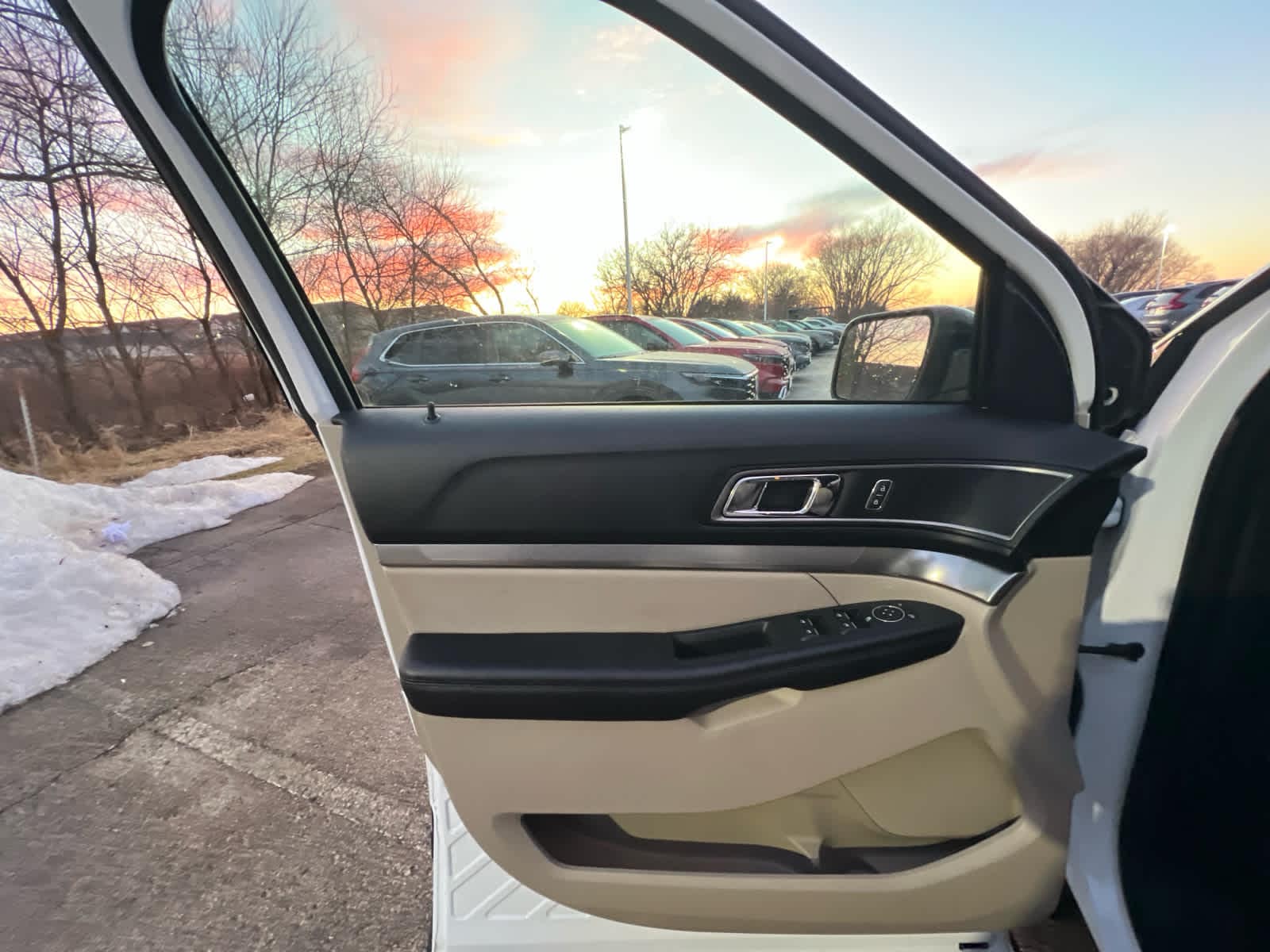 Thumbnail: 2018 Ford Explorer - 14