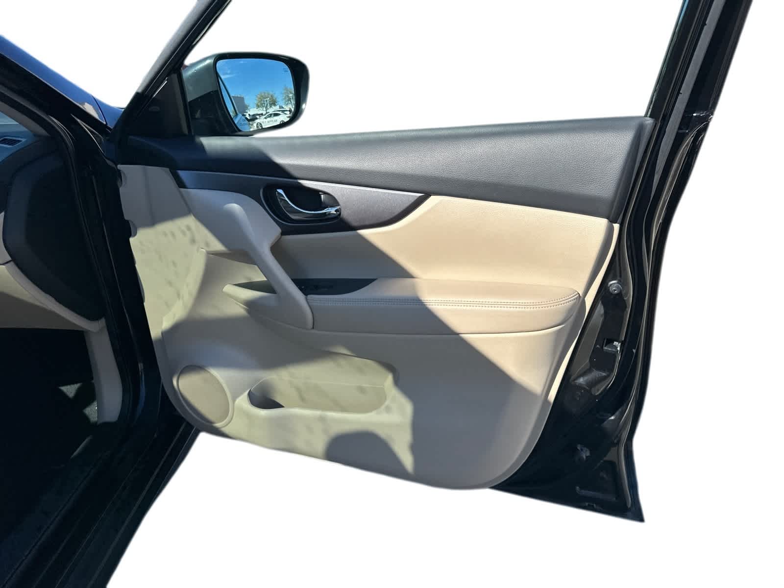 Thumbnail: 2016 Nissan Rogue - 5