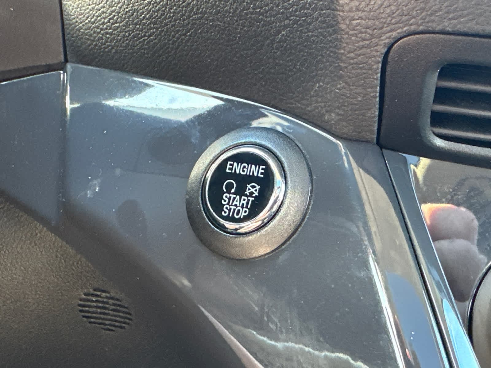 Thumbnail: 2013 Ford Escape - 26