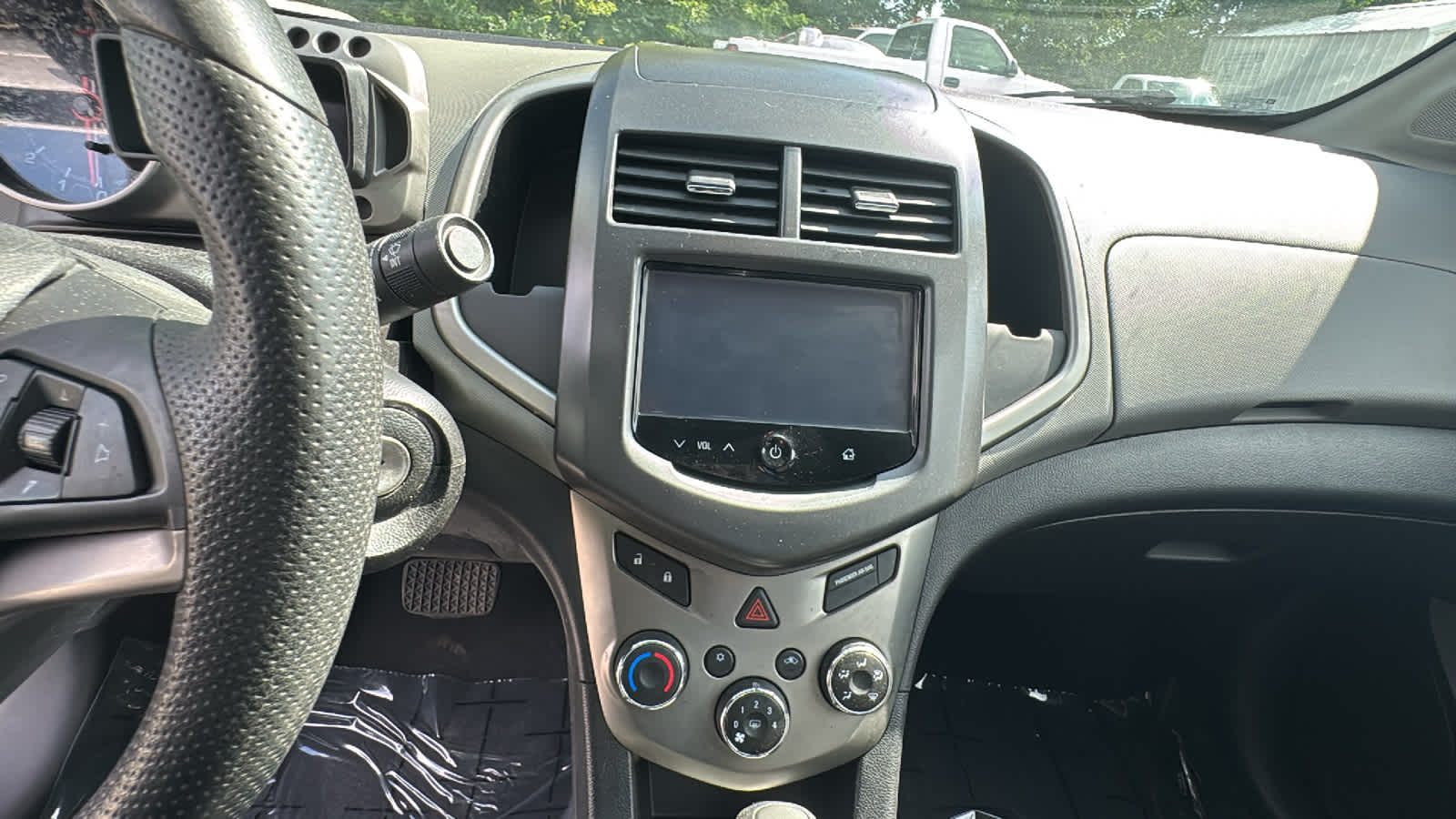 Thumbnail: 2015 Chevrolet Sonic - 19