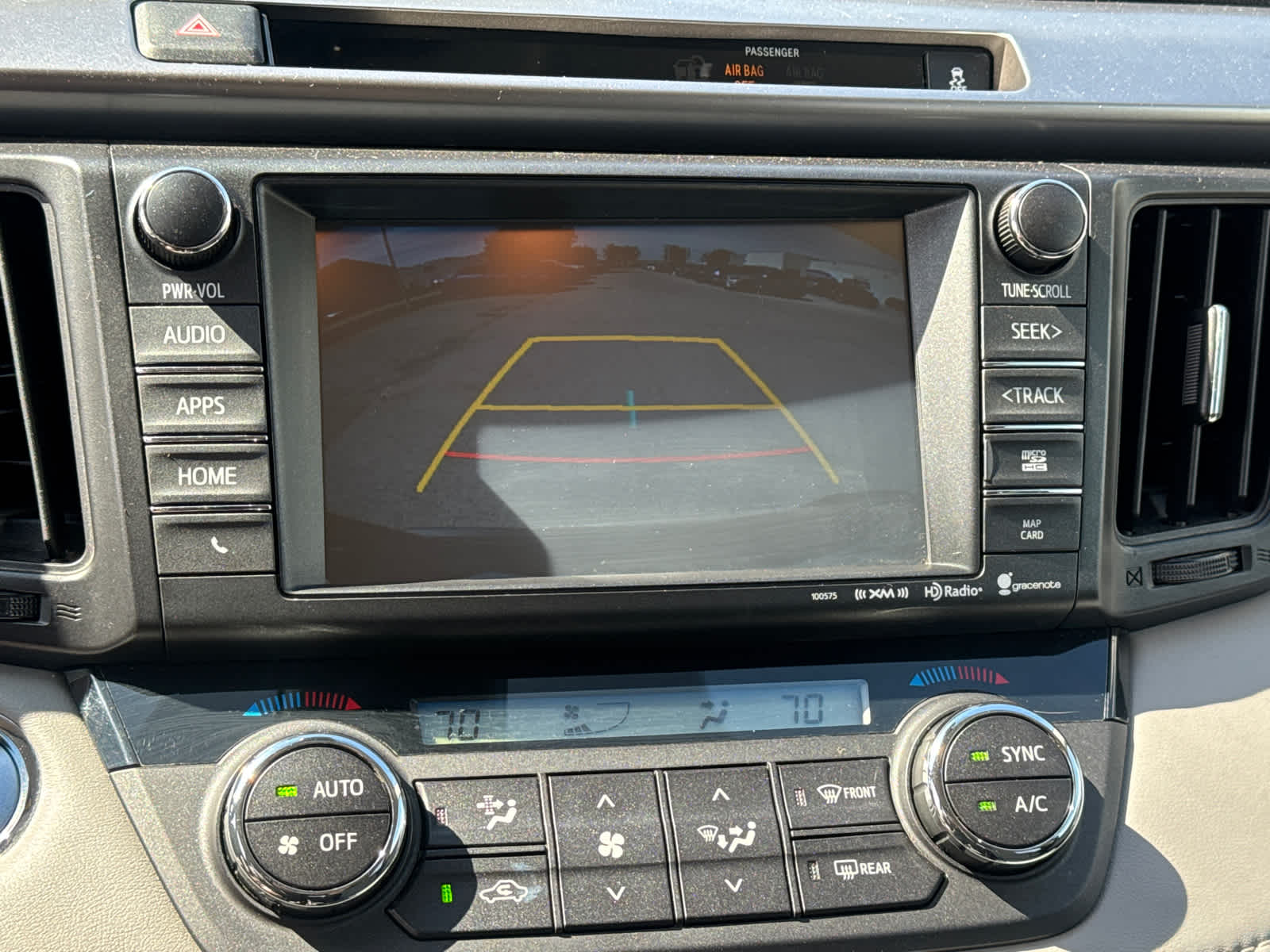 Thumbnail: 2016 Toyota RAV4 - 24