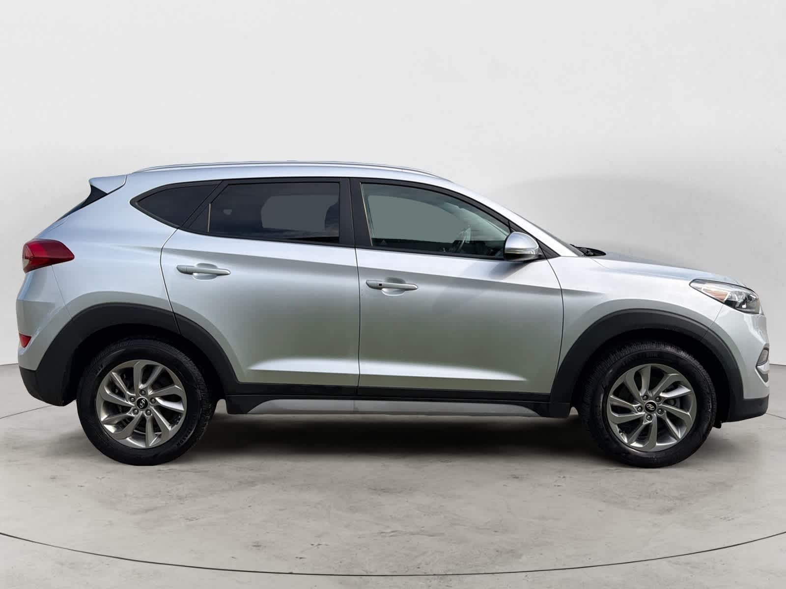 Thumbnail: 2017 Hyundai Tucson - 5