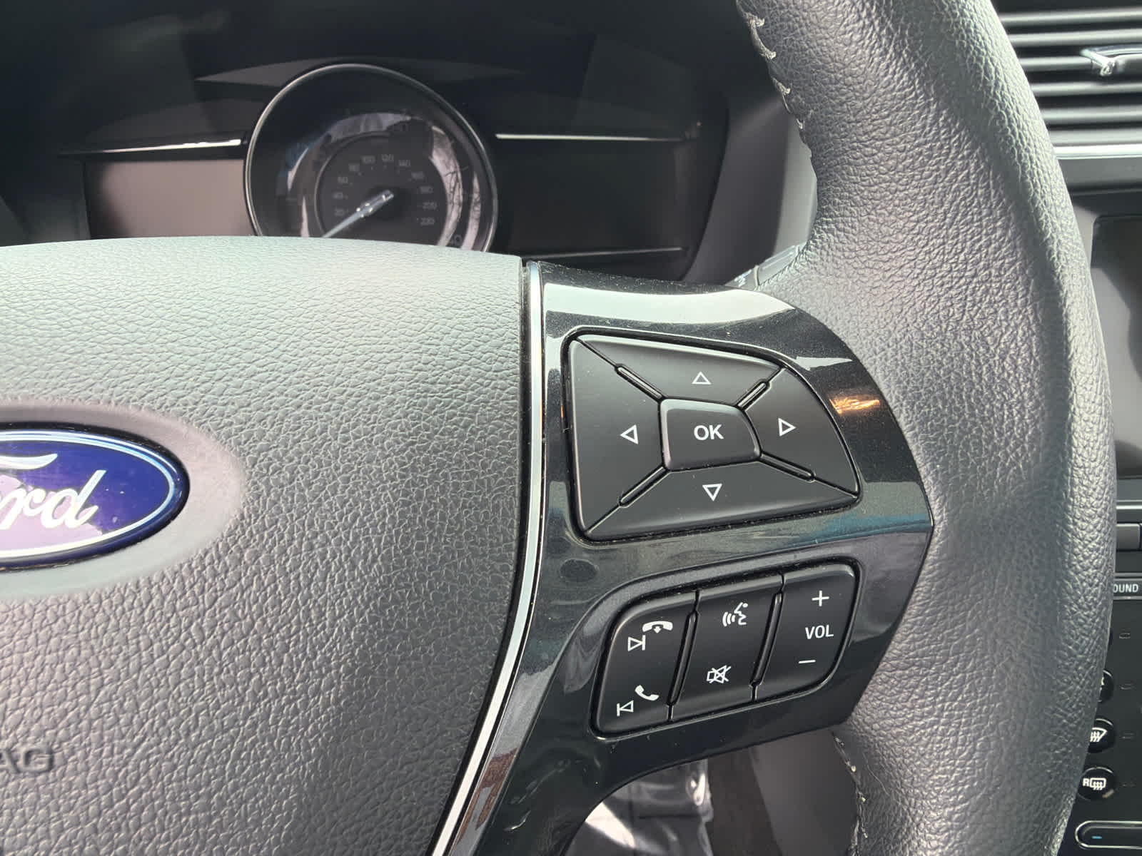 Thumbnail: 2018 Ford Explorer - 24