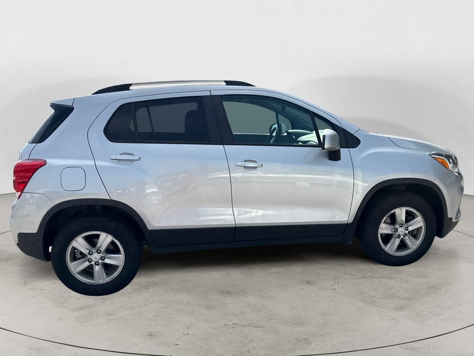 Thumbnail: 2022 Chevrolet Trax - 5