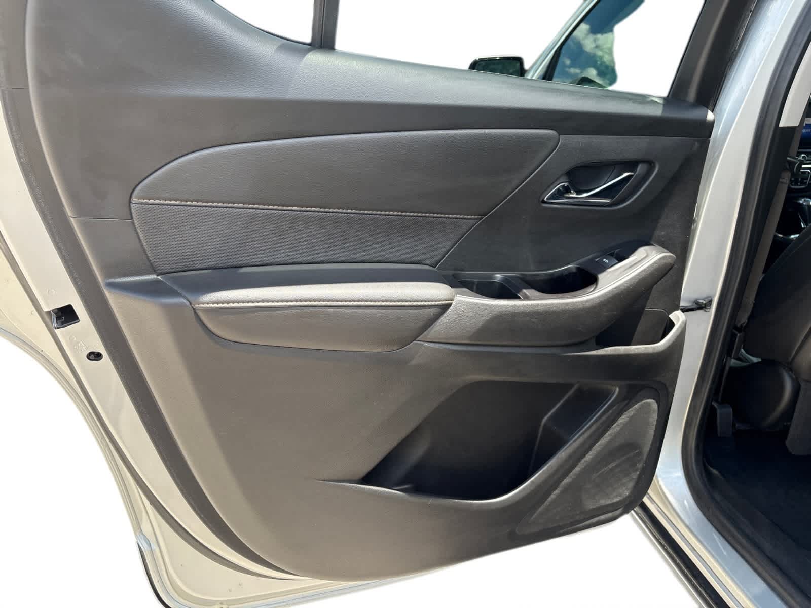 Thumbnail: 2020 Chevrolet Traverse - 11