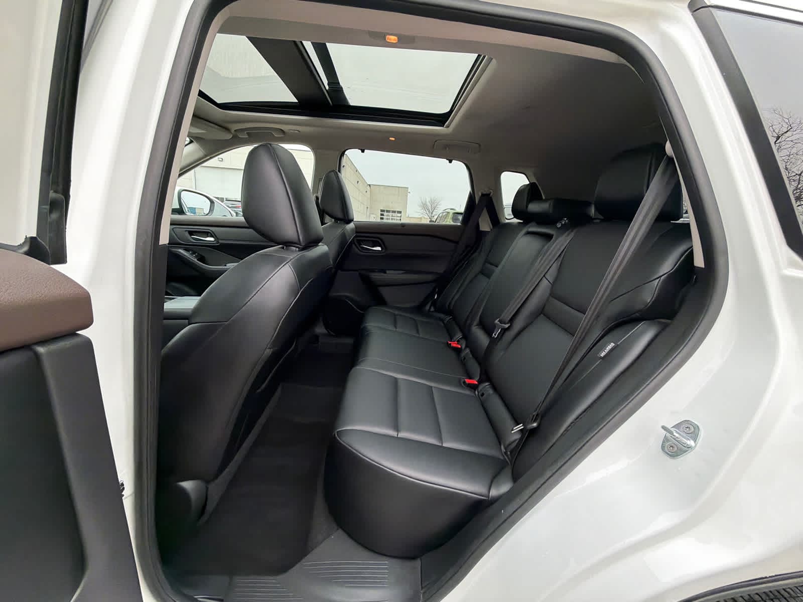 Thumbnail: 2022 Nissan Rogue - 15