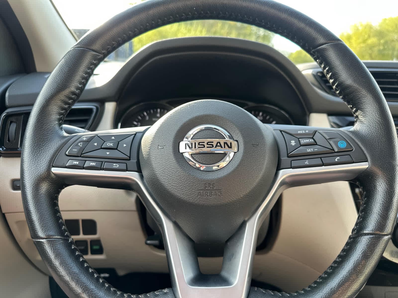 Thumbnail: 2022 Nissan Rogue Sport - 18