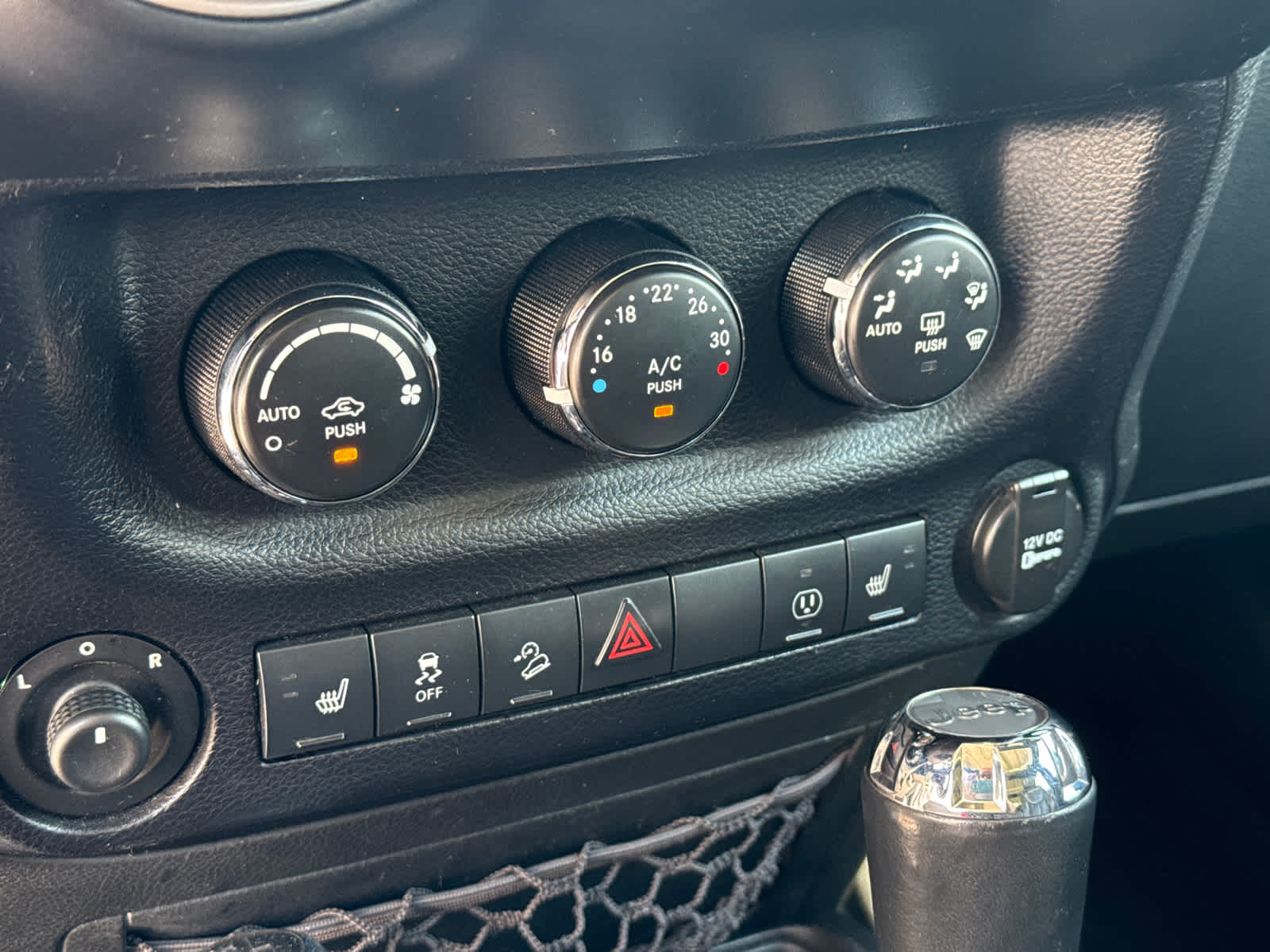 Thumbnail: 2013 Jeep Wrangler - 19