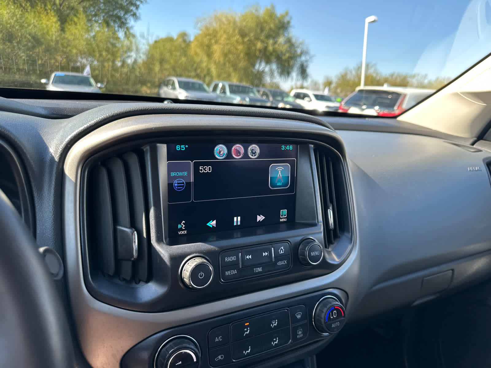 Thumbnail: 2015 Chevrolet Colorado - 21