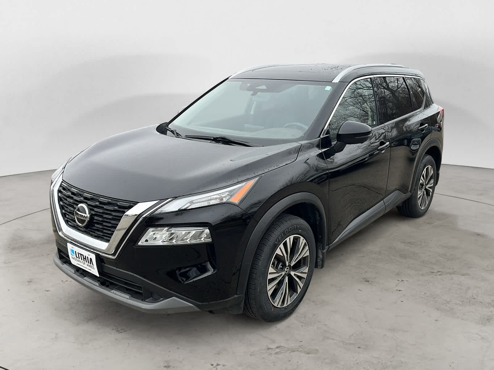 2021 Nissan Rogue SV's photo