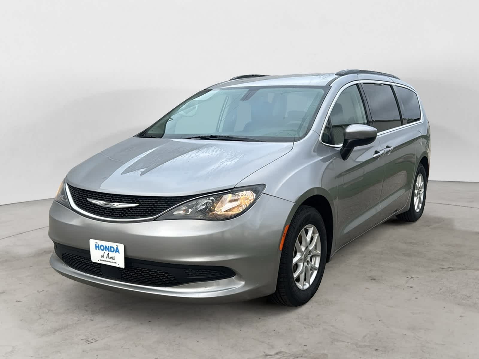 Thumbnail: 2021 Chrysler Voyager - 1