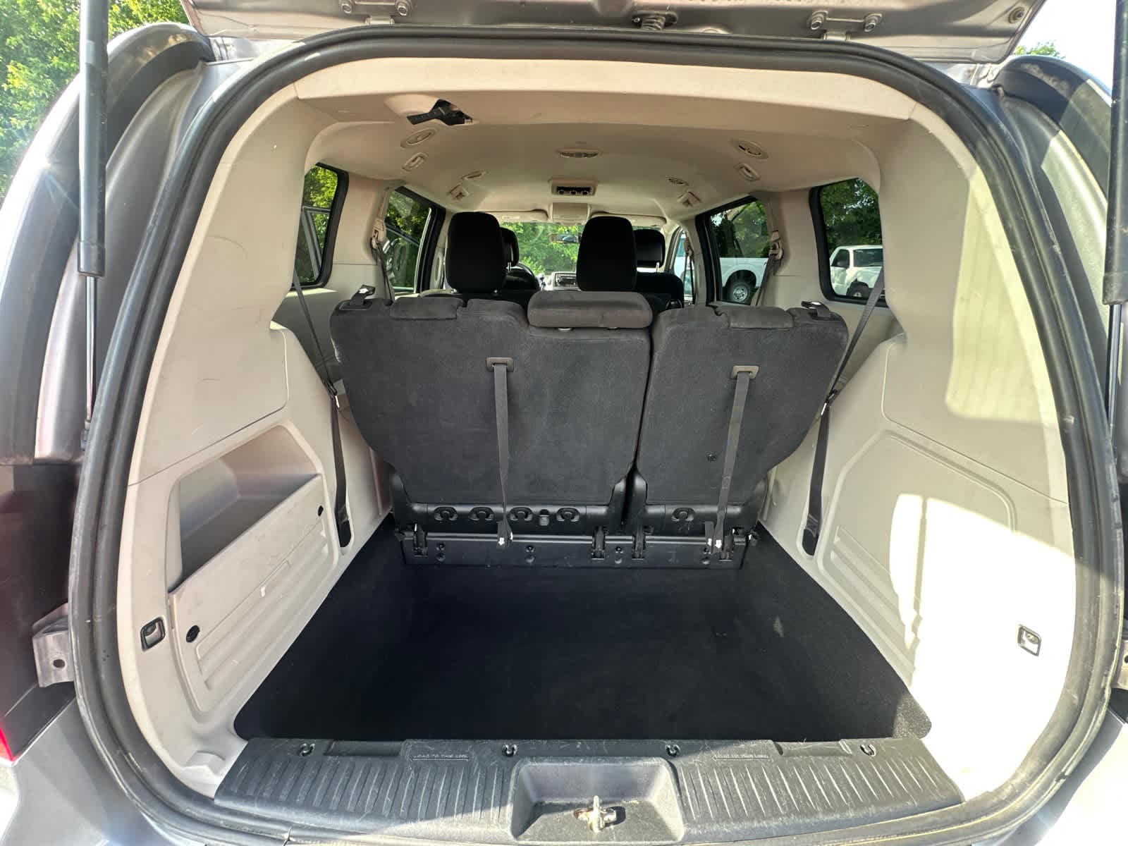 Thumbnail: 2017 Dodge Grand Caravan - 25