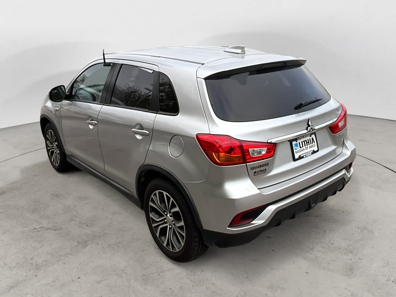 Thumbnail: 2019 Mitsubishi Outlander Sport - 4