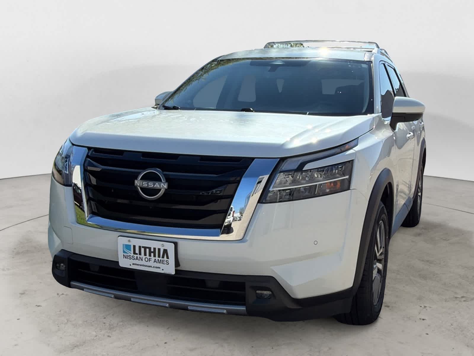 Thumbnail: 2023 Nissan Pathfinder - 1