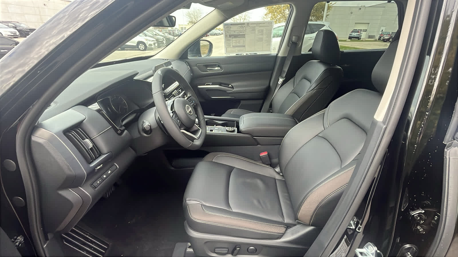 Thumbnail: 2025 Nissan Pathfinder - 15