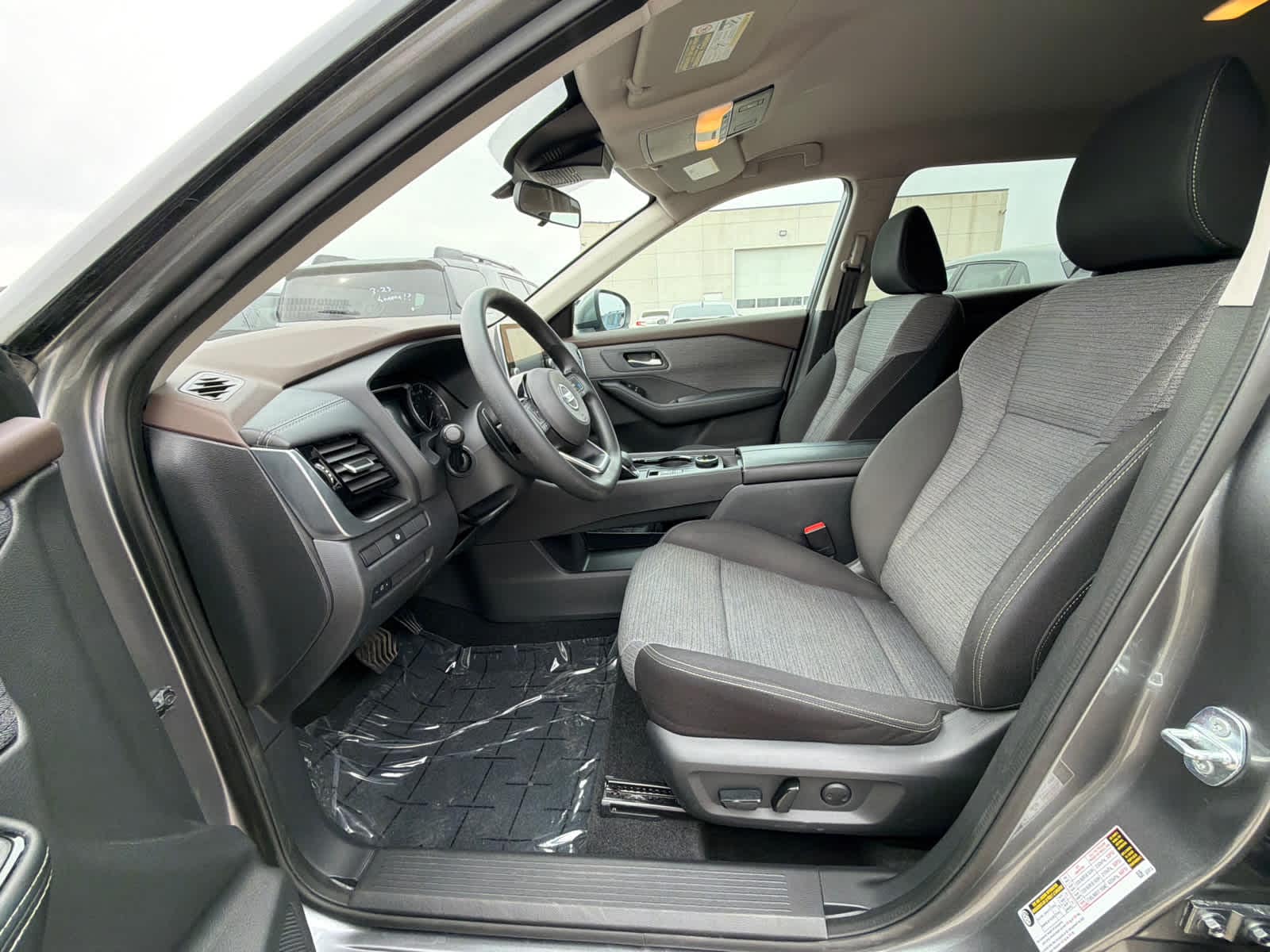 Thumbnail: 2021 Nissan Rogue - 16