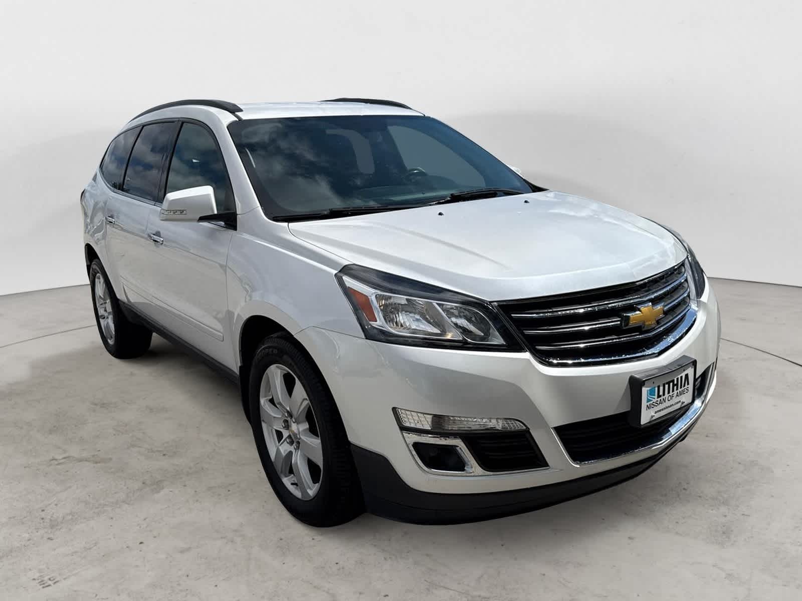 Thumbnail: 2017 Chevrolet Traverse - 4
