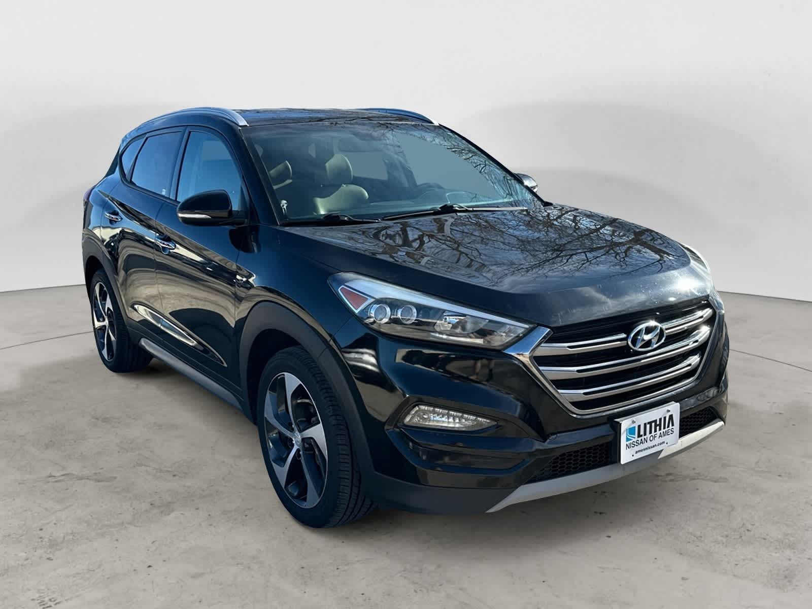 Thumbnail: 2017 Hyundai Tucson - 4
