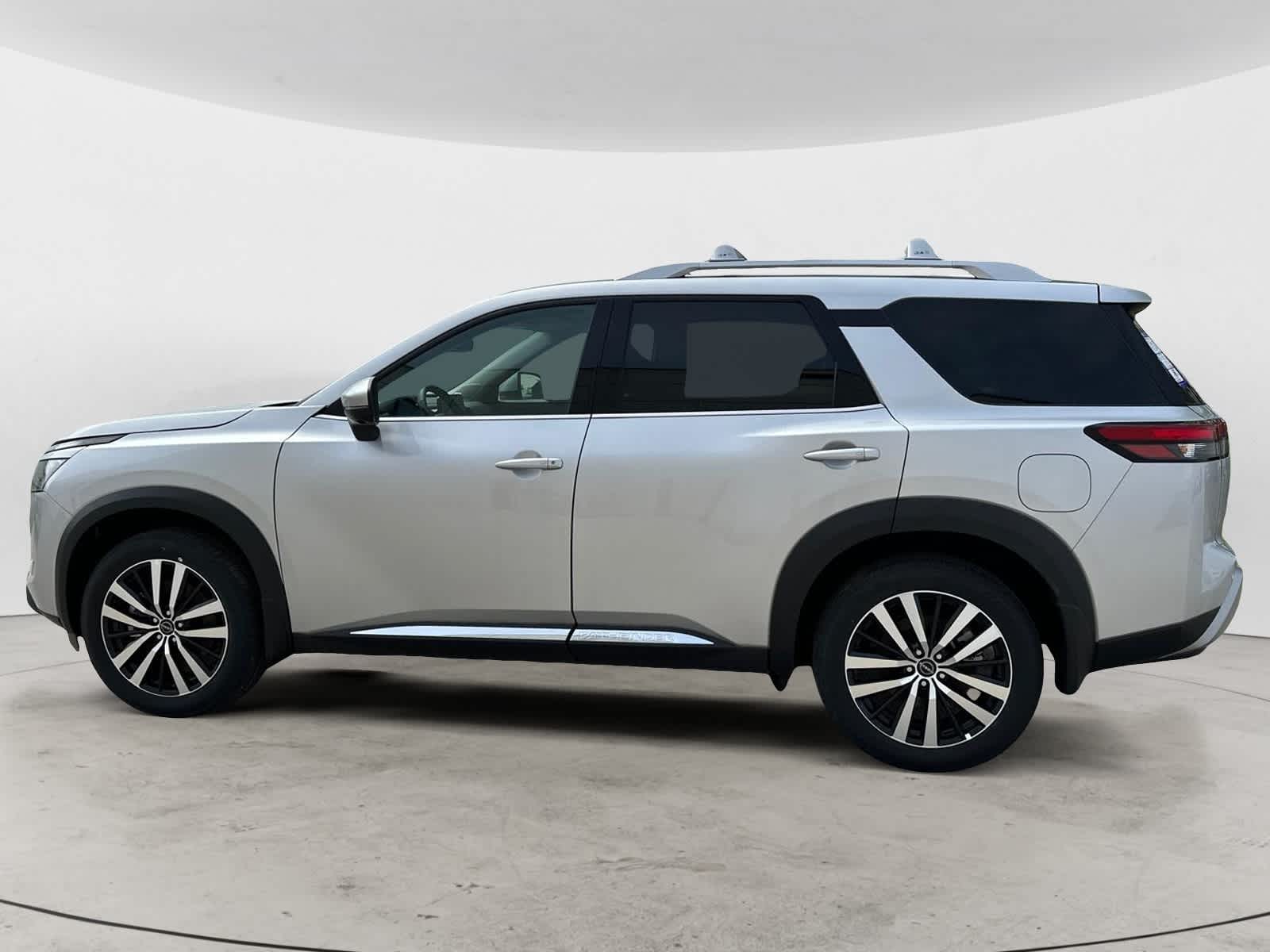 Thumbnail: 2025 Nissan Pathfinder - 3