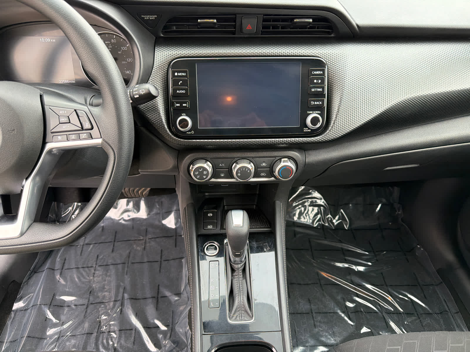 Thumbnail: 2023 Nissan Kicks - 24