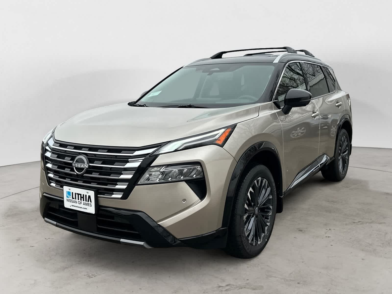 2026 Nissan Rogue Platinum's photo