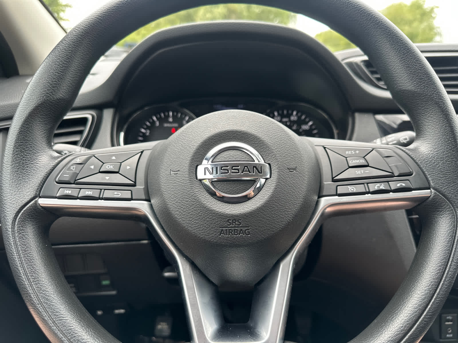 Thumbnail: 2018 Nissan Rogue Sport - 17