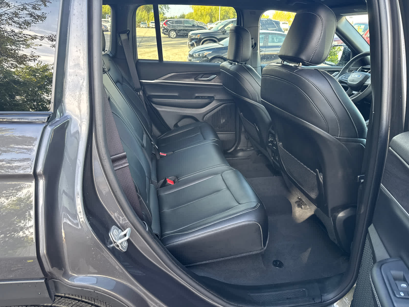 Thumbnail: 2025 Jeep Grand Cherokee - 10