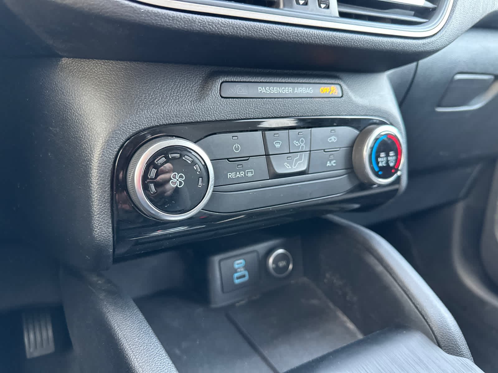 Thumbnail: 2021 Ford Escape - 26