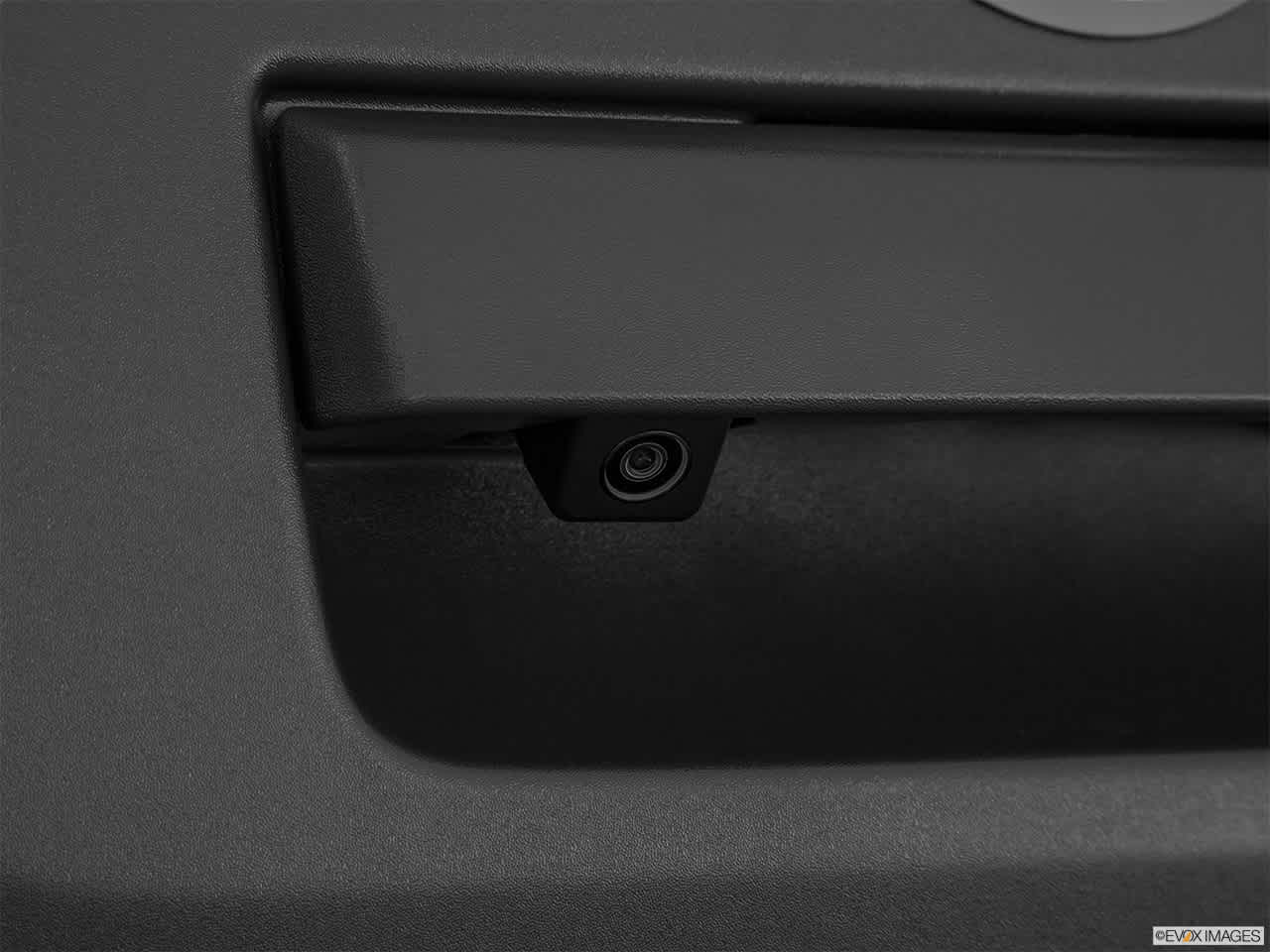 Thumbnail: 2016 Nissan Frontier - 27