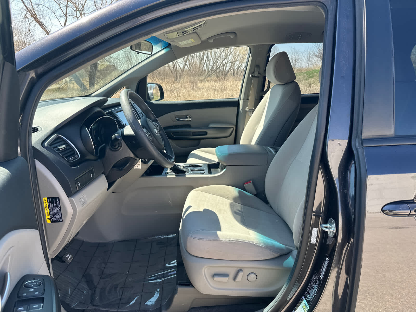 2021 Kia Sedona LX 9