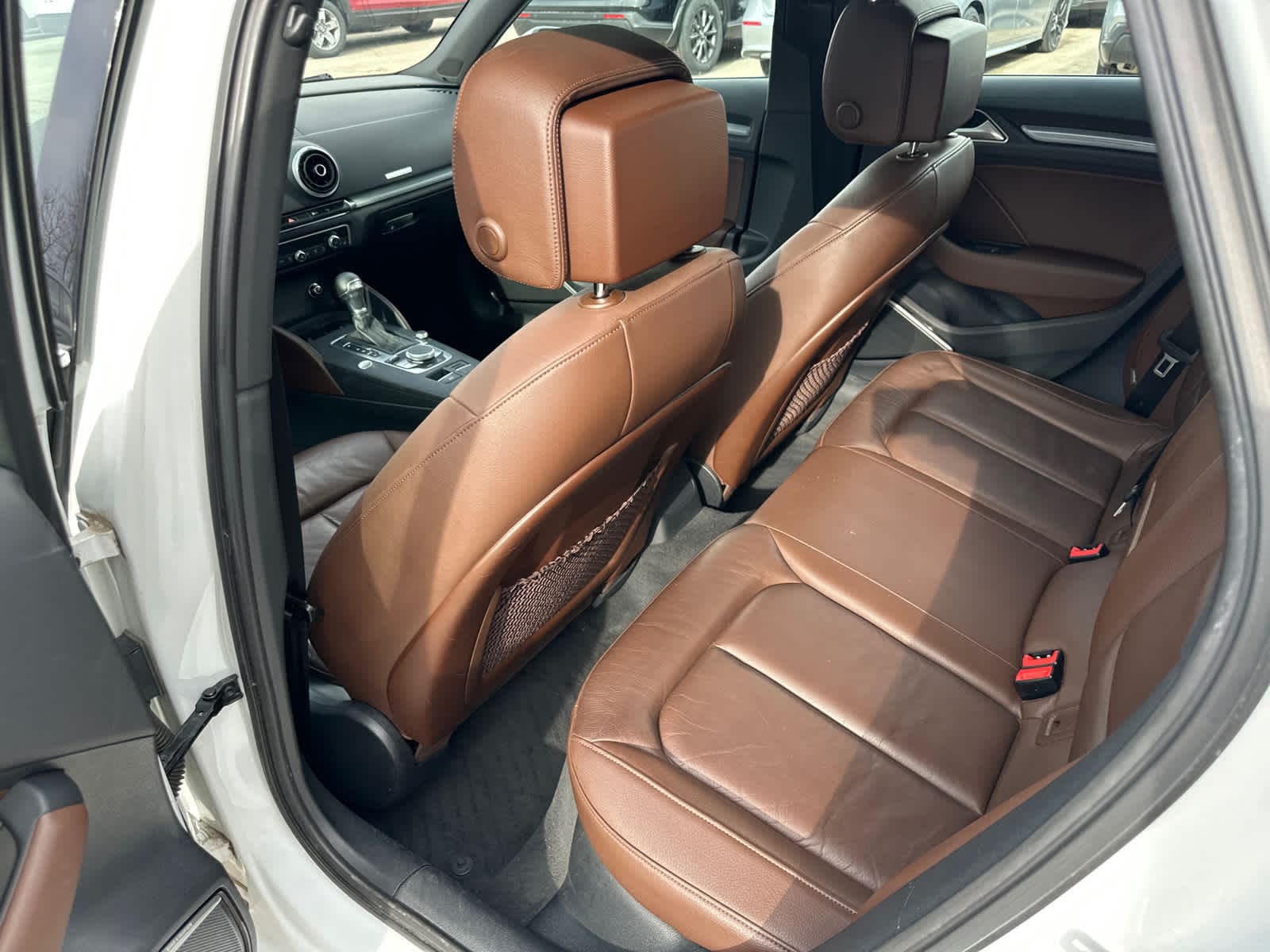 Thumbnail: 2016 Audi A3 e-tron - 14