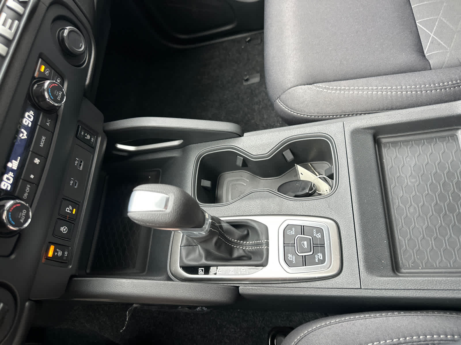 Thumbnail: 2026 Nissan Frontier - 28